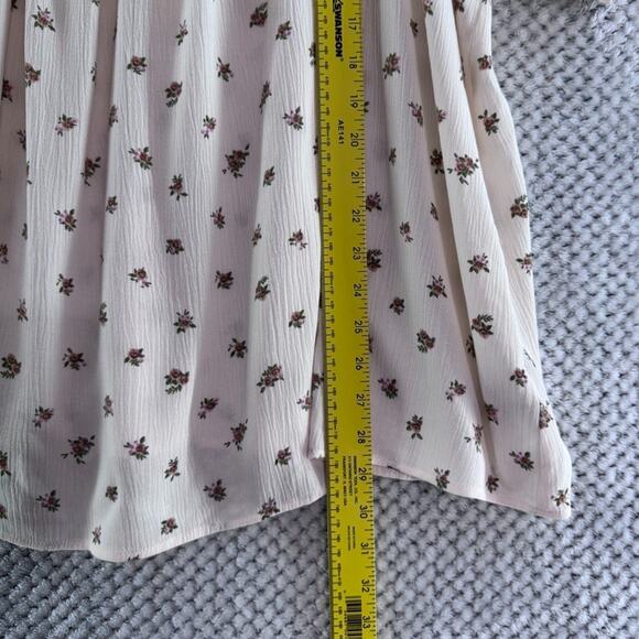 Torrid Top Womens 4 4X/26 Cream Floral Square Smocked Neck Milkmaid Peasant - Picture 9 of 12